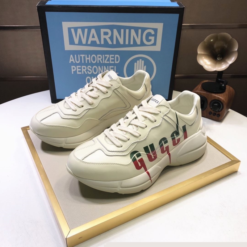 G*u*i casual shoes